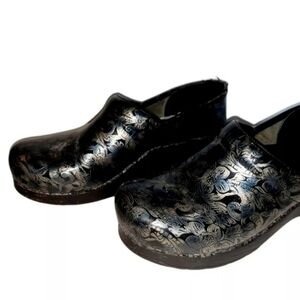 Dansko 38 Clogs Nurse Shoes Work Wear Uniform Nonskid footwear